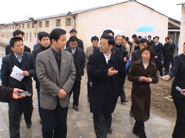 2005年原團(tuán)中央第一書記周強(qiáng)公司考察